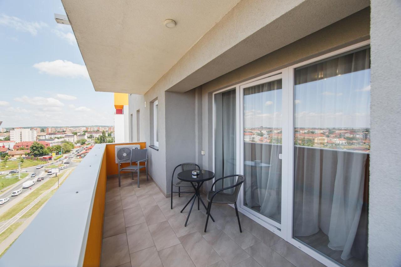 Apartamento Creamy Wood Haven Oradea Exterior foto
