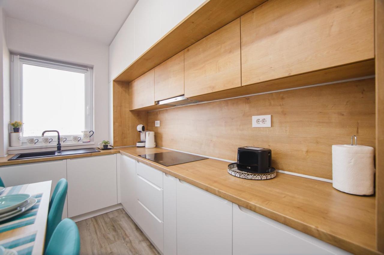 Apartamento Creamy Wood Haven Oradea Exterior foto