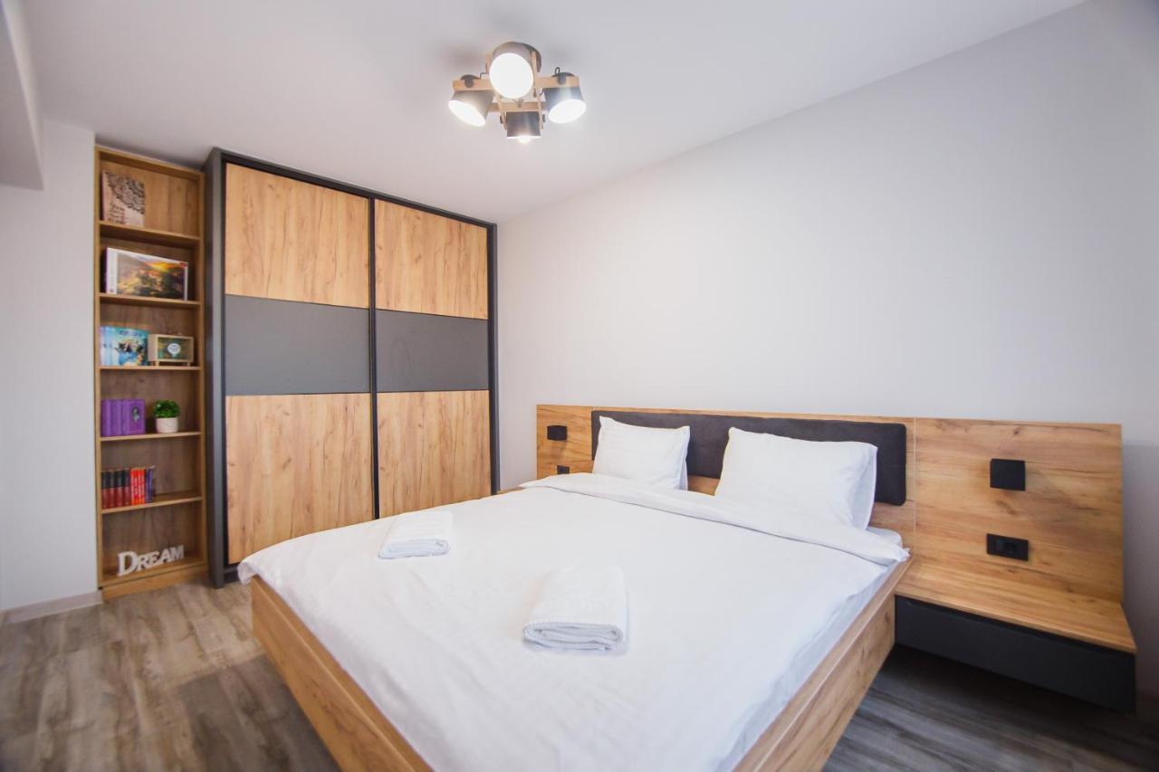 Apartamento Creamy Wood Haven Oradea Exterior foto