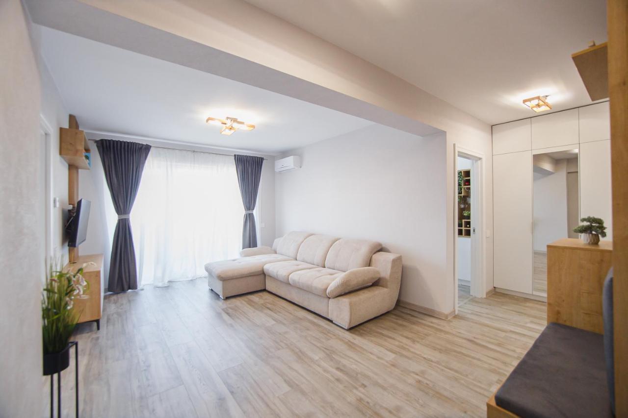 Apartamento Creamy Wood Haven Oradea Exterior foto