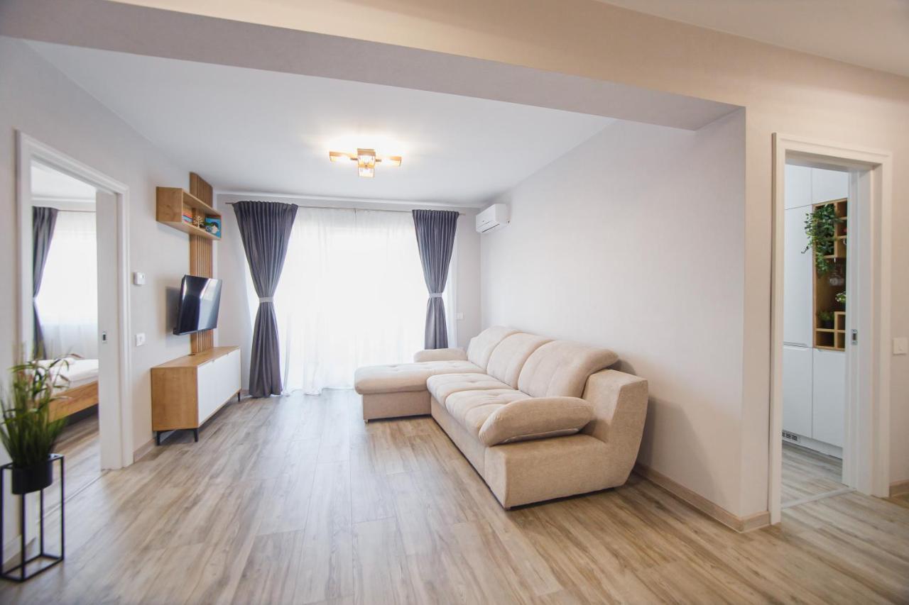 Apartamento Creamy Wood Haven Oradea Exterior foto