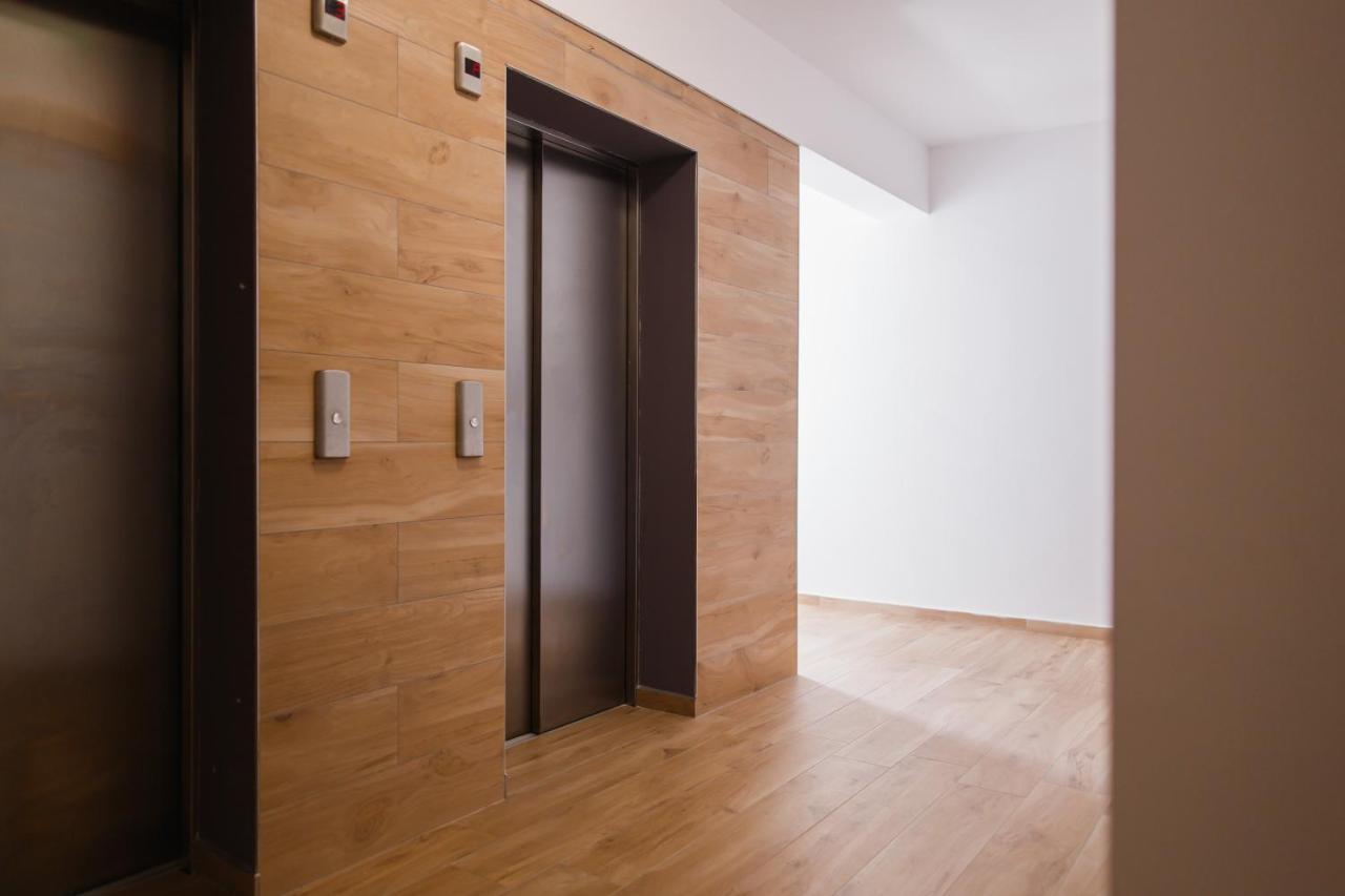 Apartamento Creamy Wood Haven Oradea Exterior foto
