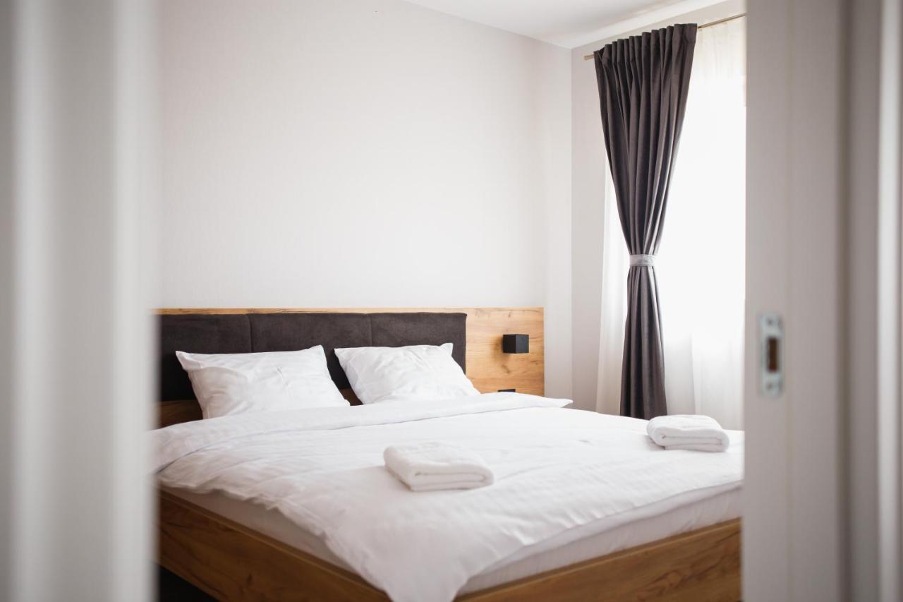 Apartamento Creamy Wood Haven Oradea Exterior foto